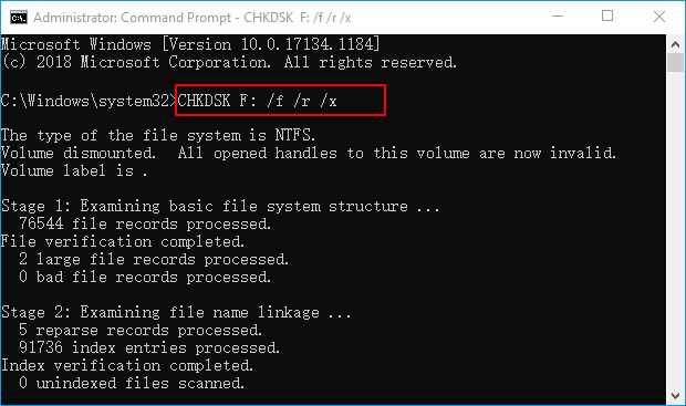 Dans les options de récupération, sélectionnez Invite de commandes.
Tapez la commande chkdsk C: /f (remplacez C: par la lettre de lecteur appropriée) et appuyez sur Entrée.