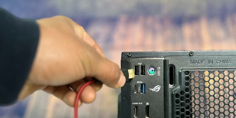 Débranchez tous les périphériques externes, tels que les appareils USB ou les câbles HDMI, et essayez de démarrer l'ordinateur.
Effectuez un démarrage en mode sans échec pour éliminer les éventuels problèmes liés aux pilotes ou aux logiciels.